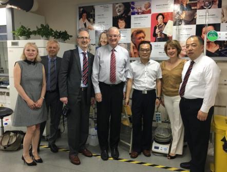 加拿大渥太华大学校长一行参观色情动漫