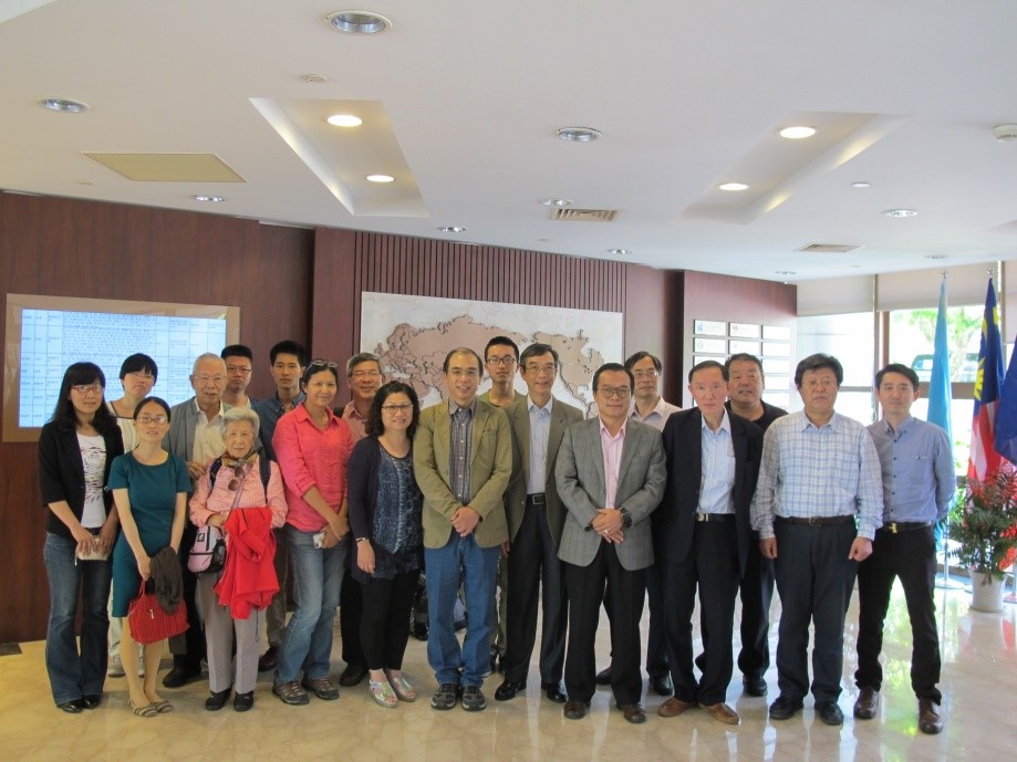 香港中文大学生命科学学院邵鹏柱教授，基因港(香港)生物科技有限公司总裁、香港中文大学兼职教授王骏博士来色情动漫