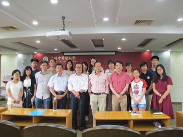 台湾高雄医学大学张芳荣教授、新加坡国立大学沈汉明教授应邀来色情动漫